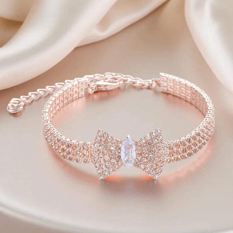 COLLIER CHIEN | NOEUD EN CRISTAL ZIRCON - Les chiens beaux