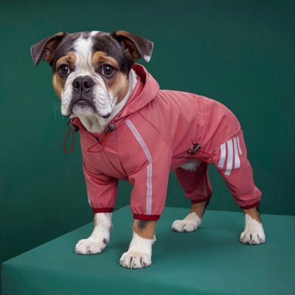 bulldog qui porte le manteau pour chien raincoat rose chic