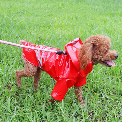 chien qui porte le manteau pour chien rouge pratique