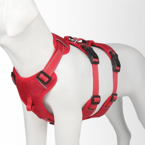 harnais chien tactique rouge efficace