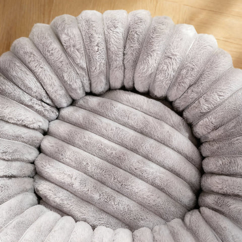 panier pour chien gris vide