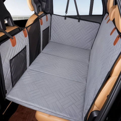 protection voiture chien grise propre